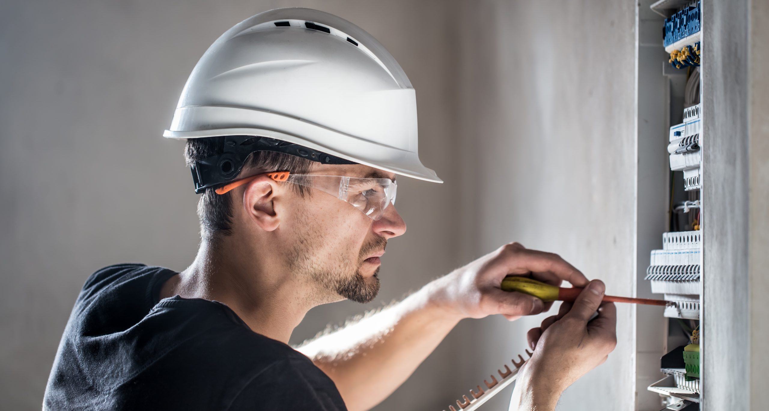 ÉLECTRICITE BÄTIMENT & INDUSTRIELLE